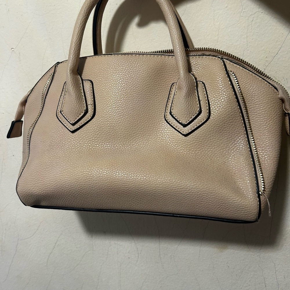 Elegant Tan Handbag
